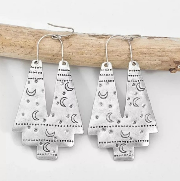 Geometrical moon stamped earrings - Picture 2 of 3